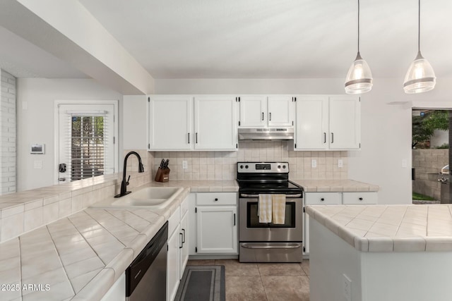 15621 S 37th Way, Phoenix, AZ 85048 - kitchen featuring stainless steel appliances, under cabinet range hood, a sink, and tile countertops