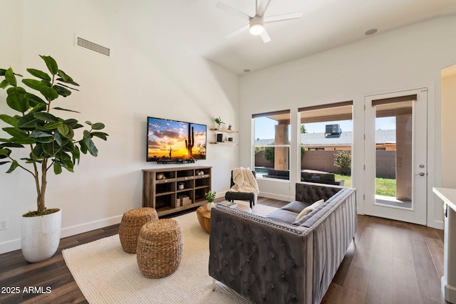 15020 N 54th Pl, Scottsdale, AZ 85254 - living area featuring dark wood-style floors and ceiling fan