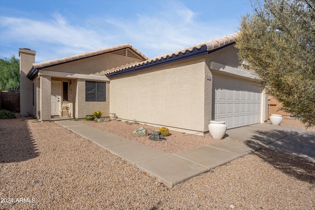 view of front facade with a garage