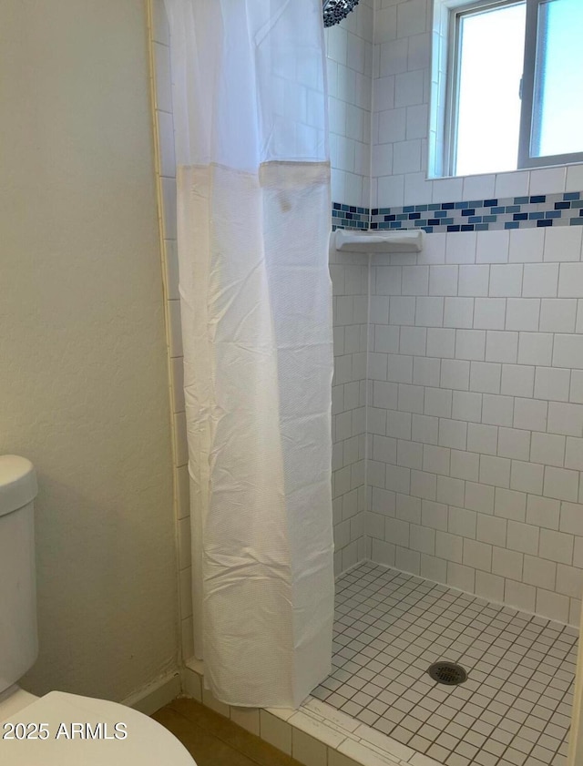 1532 W 6th St, Tempe, AZ 85281 - full bath featuring tiled shower and toilet