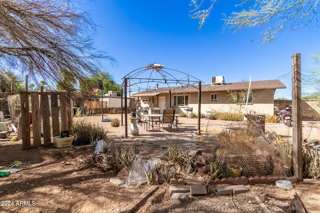 view of yard with a patio area