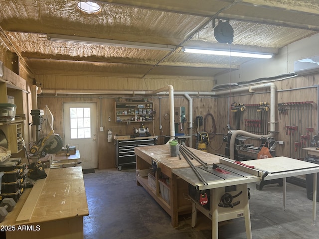 18132 E Vencino St, Gilbert, AZ 85298 - garage featuring a workshop area