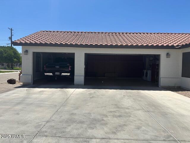 18132 E Vencino St, Gilbert, AZ 85298 - garage with driveway