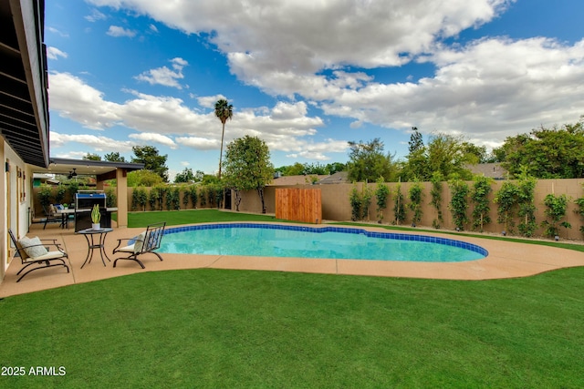 8419 E Rancho Vista Dr, Scottsdale, AZ 85251 - view of swimming pool featuring a fenced backyard, a fenced in pool, a yard, and a patio