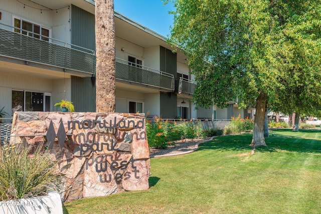 330 W Maryland Ave Unit 207, Phoenix, AZ 85013 - view of grassy yard