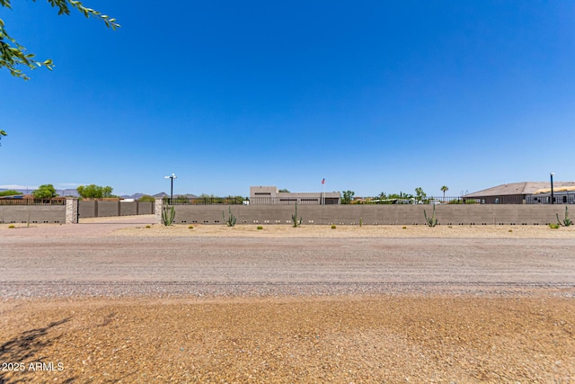 38415 N 25th Ave, Phoenix, AZ 85086 - view of fenced yard