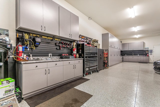 38415 N 25th Ave, Phoenix, AZ 85086 - garage with a sink