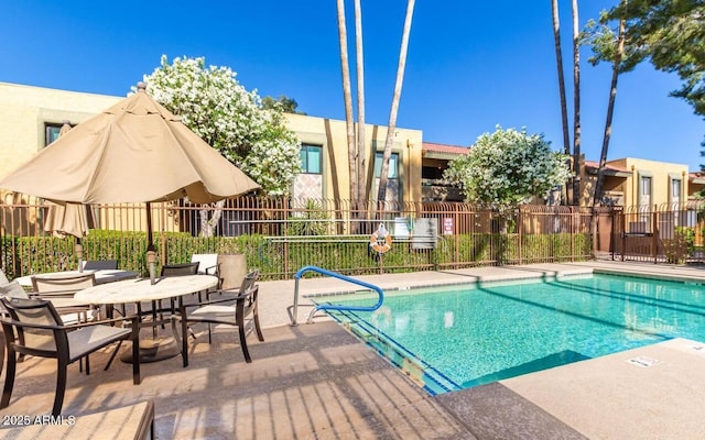 8500 E Indian School Rd Unit 233, Scottsdale, AZ 85251 - community pool featuring fence and a patio area