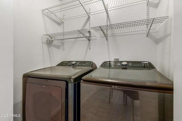 1425 E Commerce Ave, Gilbert, AZ 85234 - laundry area featuring washing machine and clothes dryer