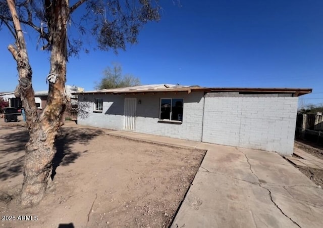 5031 S 36th Dr, Phoenix, AZ 85041 - back of house with a patio