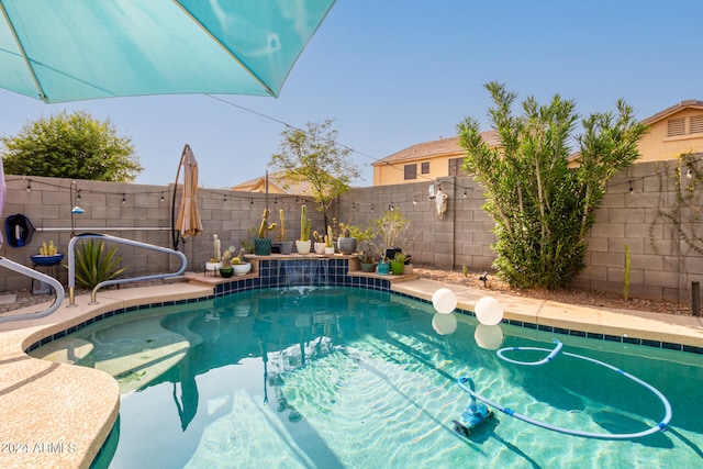 view of swimming pool