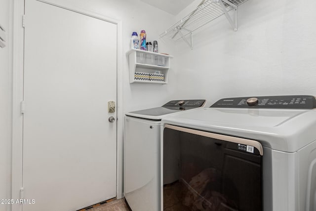 20424 N 96th Ln, Peoria, AZ 85382 - washroom with washing machine and dryer