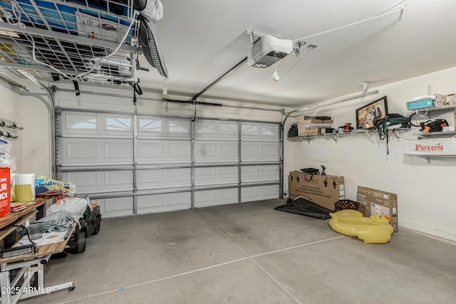 20424 N 96th Ln, Peoria, AZ 85382 - garage featuring a garage door opener