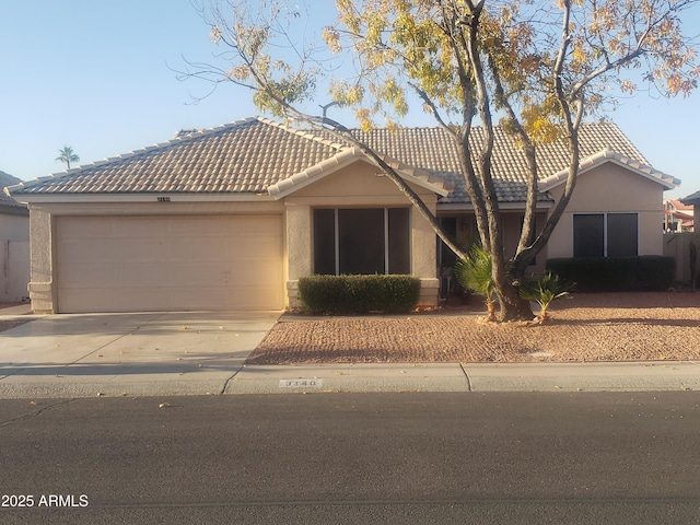 view of front facade featuring a garage