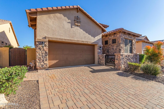 view of front of house featuring a garage