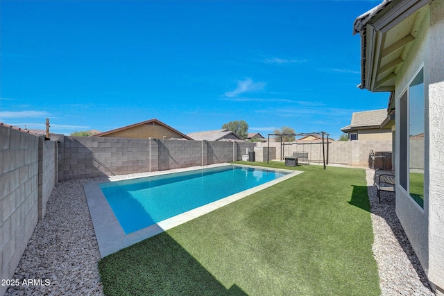 2716 W Sunland Ave, Phoenix, AZ 85041 - view of pool