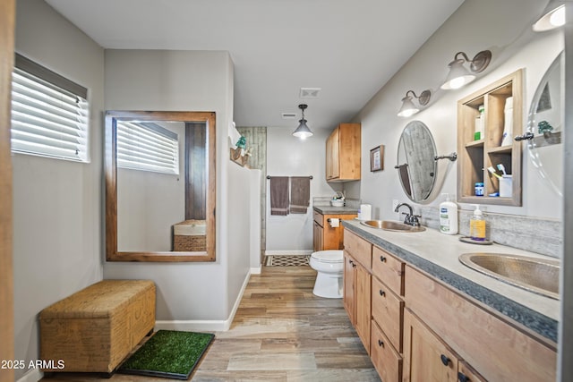 17696 W Foothill Rd, Yarnell, AZ 85362 - full bathroom featuring double vanity and wood finished floors