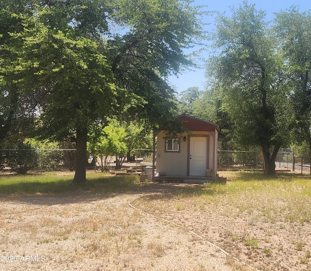 17696 W Foothill Rd, Yarnell, AZ 85362 - view of yard with a shed