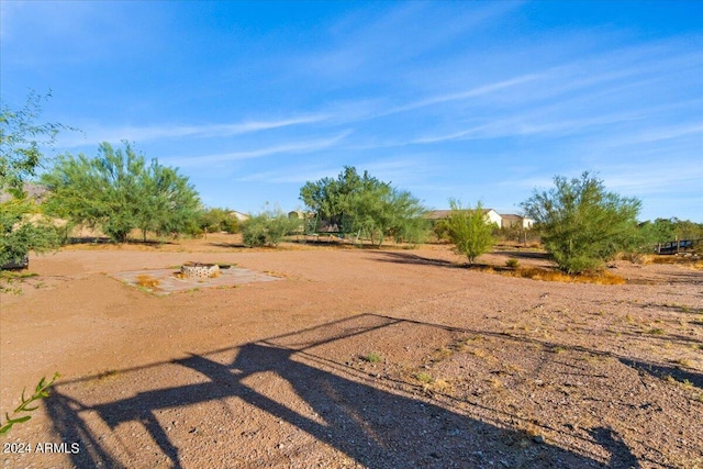 view of yard featuring a rural view