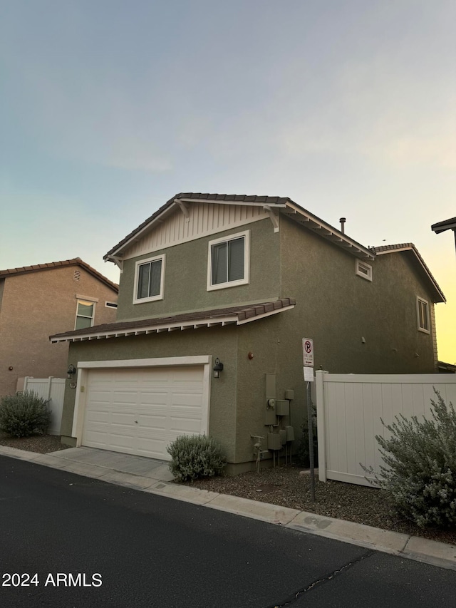 view of front facade featuring a garage