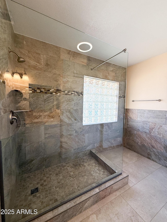17371 N 86th Ave, Peoria, AZ 85382 - full bath with tiled shower and tile walls