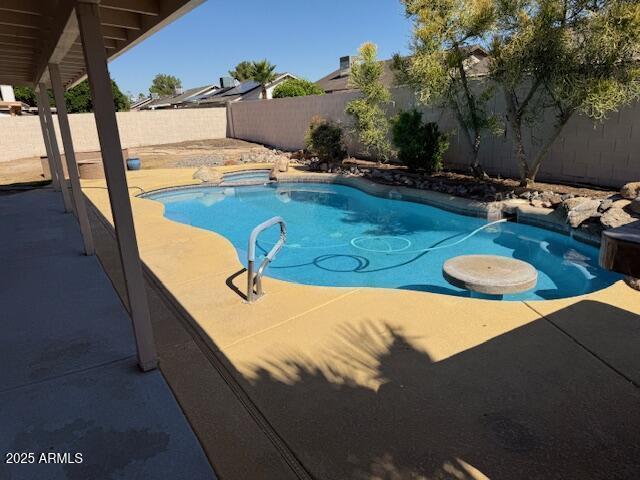 17371 N 86th Ave, Peoria, AZ 85382 - view of swimming pool with a fenced backyard and a patio area