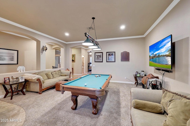 playroom with baseboards, arched walkways, carpet, crown molding, and recessed lighting