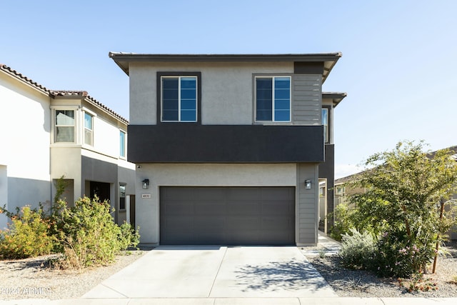 view of front facade featuring a garage