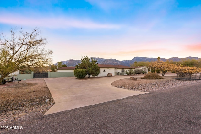 view of front of house featuring a mountain view