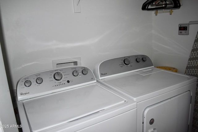 7635 E Verde Ln, Scottsdale, AZ 85251 - washroom with washing machine and clothes dryer and laundry area