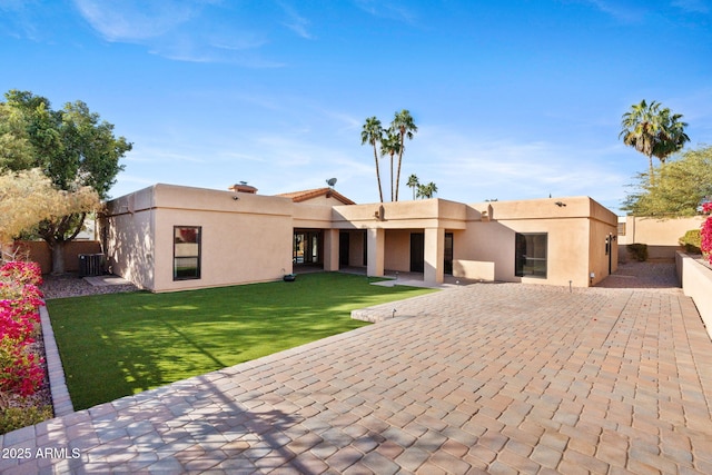 view of front of home with a front yard