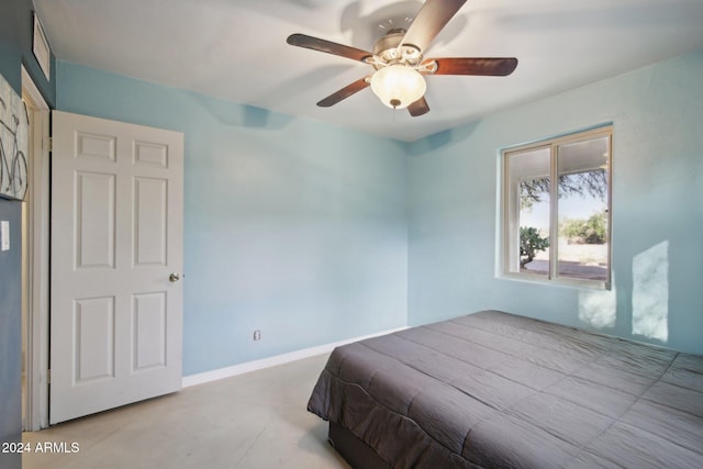 bedroom with ceiling fan