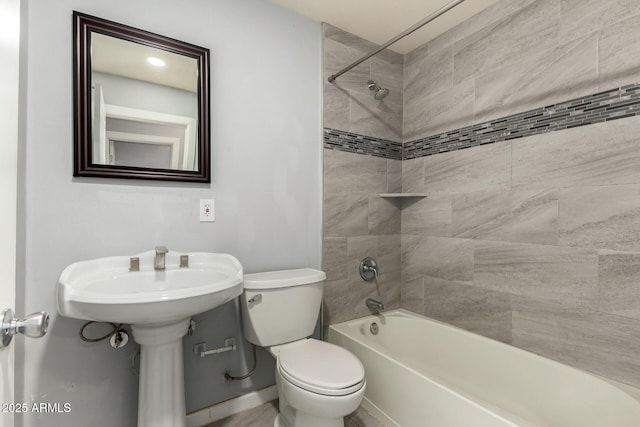 2936 E Beck Ln, Phoenix, AZ 85032 - full bathroom featuring shower / bath combination and toilet
