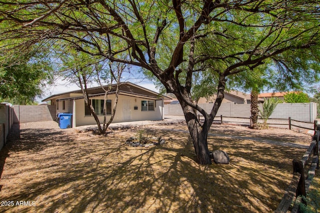2936 E Beck Ln, Phoenix, AZ 85032 - exterior space with a fenced backyard