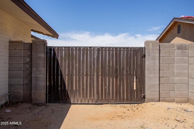 2936 E Beck Ln, Phoenix, AZ 85032 - view of gate with fence