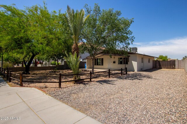 2936 E Beck Ln, Phoenix, AZ 85032 - single story home with fence private yard