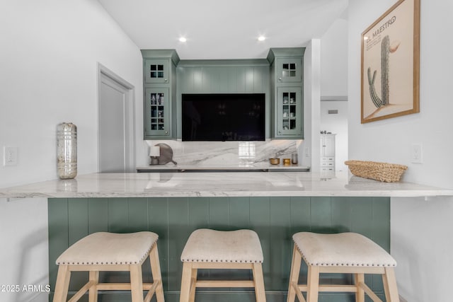 bar featuring recessed lighting