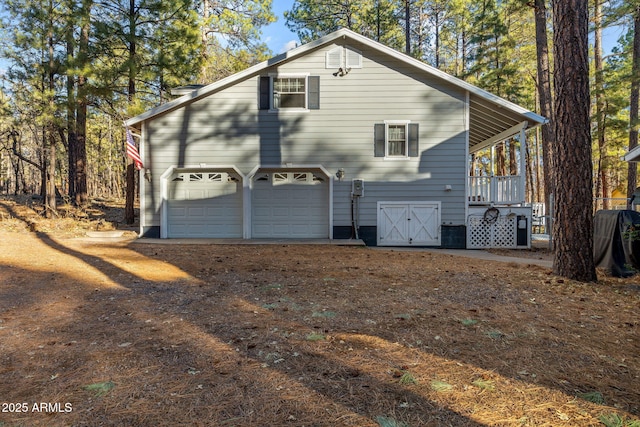 exterior space featuring driveway