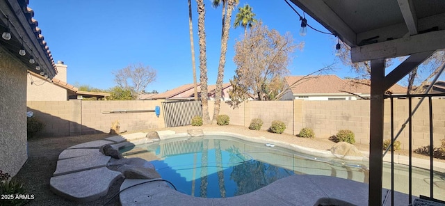 view of swimming pool