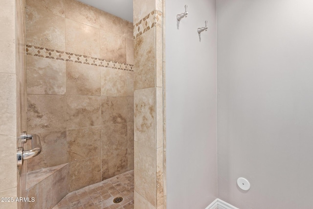 3034 E Turney Ave, Phoenix, AZ 85016 - full bathroom with a tile shower