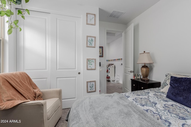 bedroom featuring a closet