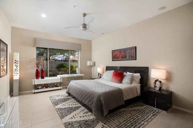 bedroom featuring ceiling fan