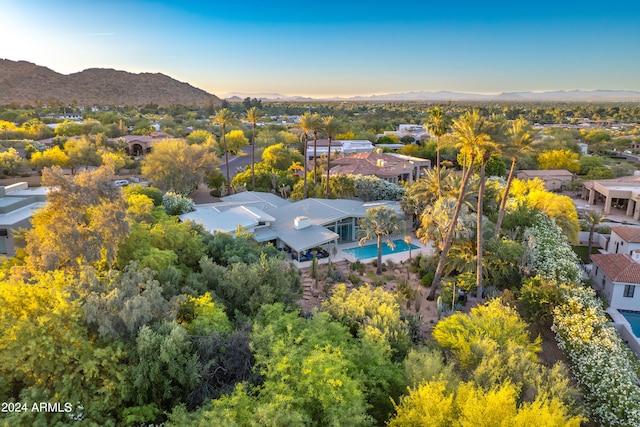 bird's eye view featuring a mountain view