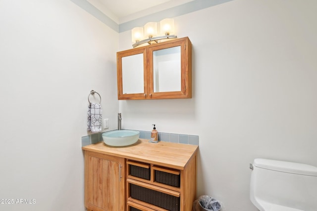 4800 N 68th St Unit 357, Scottsdale, AZ 85251 - bathroom with toilet and vanity