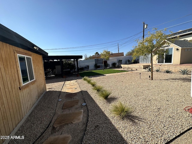 112 W Vogel Ave, Phoenix, AZ 85021 - view of yard with an outbuilding