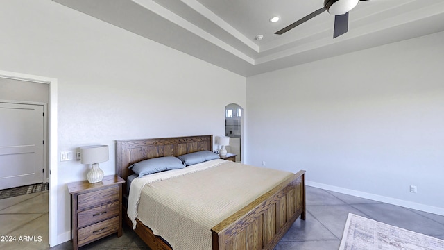 bedroom featuring ceiling fan