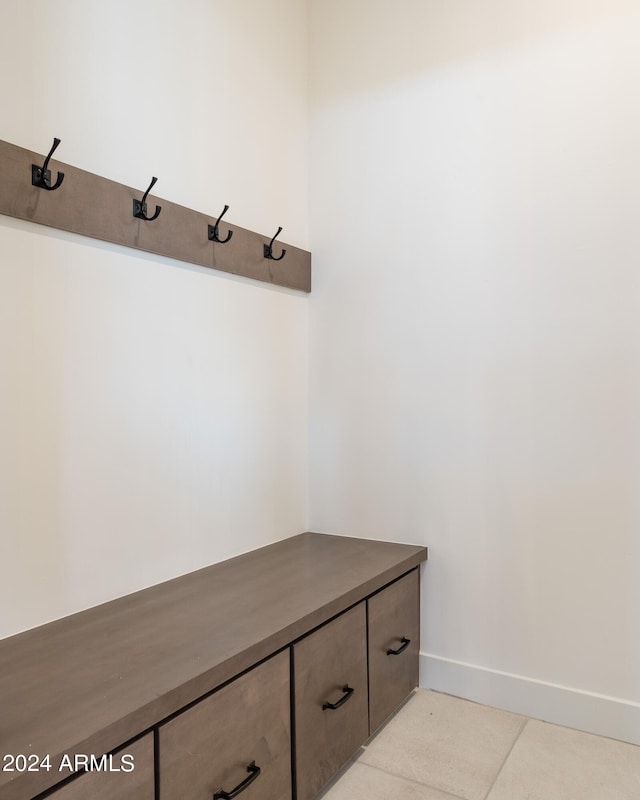 34749 N 83rd Way, Scottsdale, AZ 85266 - mudroom with light tile flooring