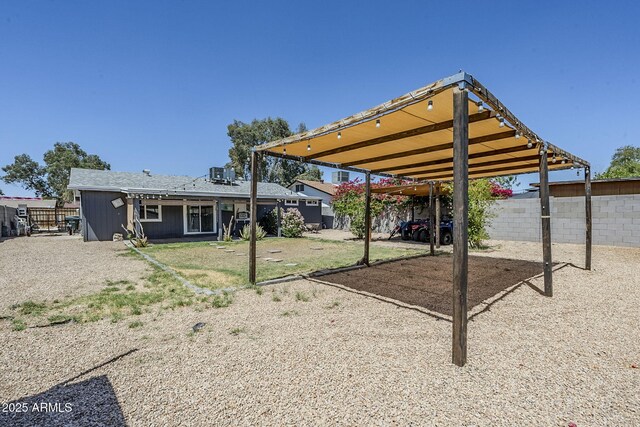 7135 W Flower St, Phoenix, AZ 85033 - view of yard