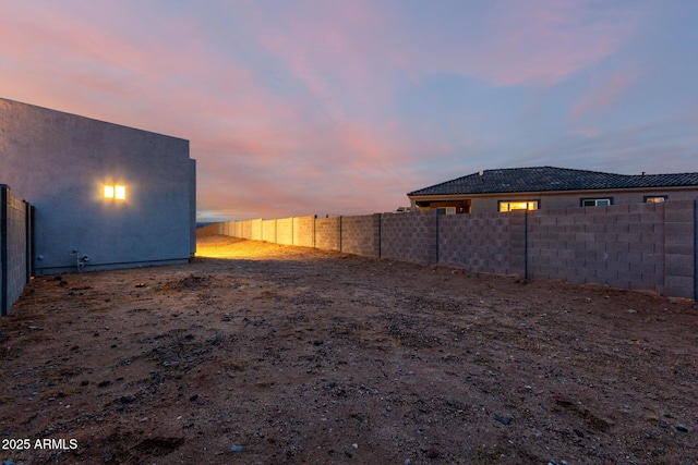935 Calle Azul, Wickenburg, AZ 85390 - view of yard featuring fence