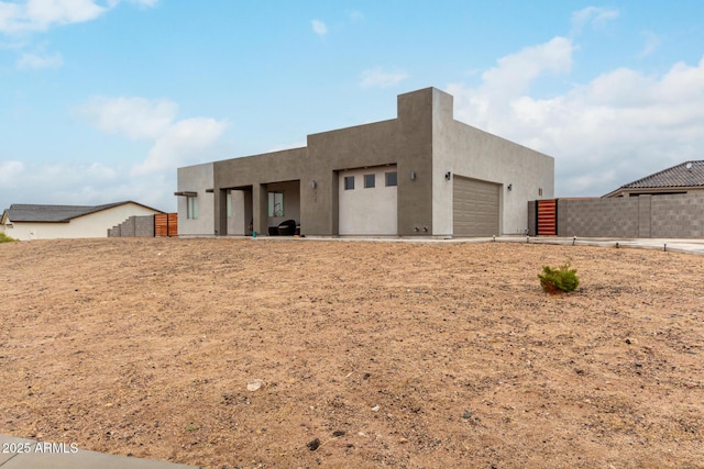 935 Calle Azul, Wickenburg, AZ 85390 - southwest-style home featuring fence and stucco siding